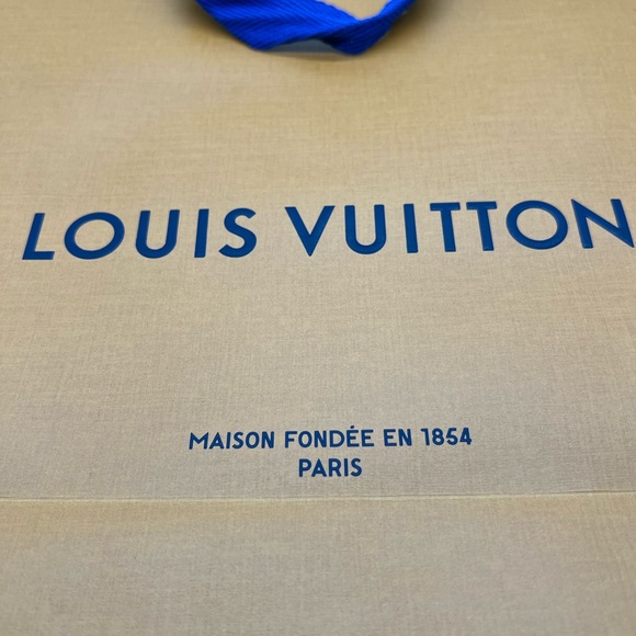 Authentic Louis Vuitton Bag & Box!! - Picture 4 of 4